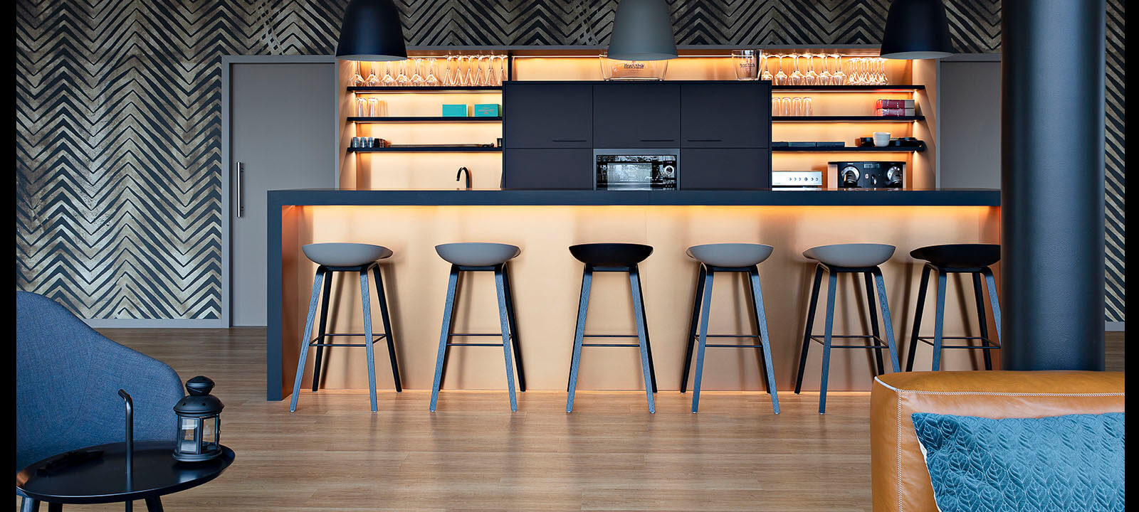 reportage photo haut de gamme espace cuisine tertiaire moderne cuivre réalisée par Meril menuiserie gwenaelle hoyet