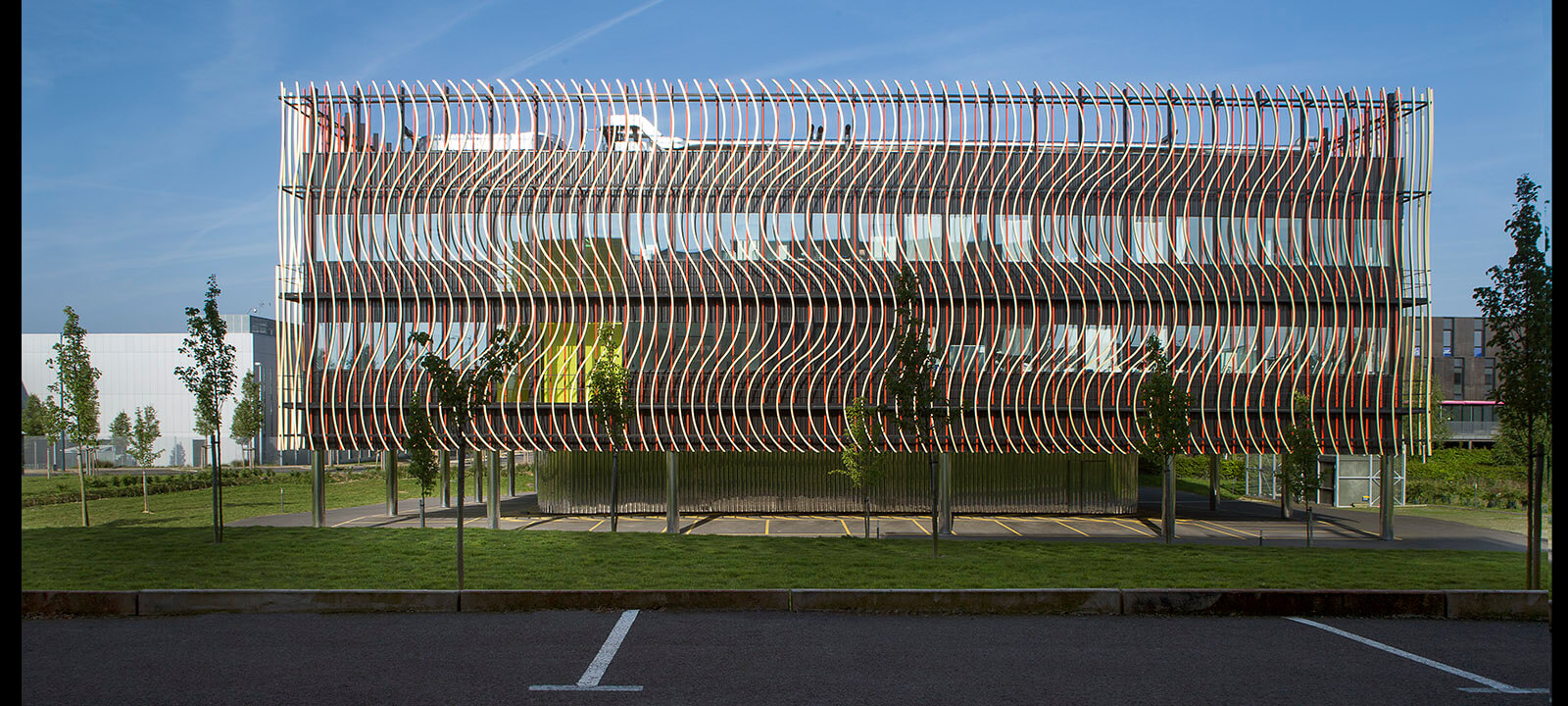 Photographie d'architecture du bâtiment Biopole à Rennes, capturée par Gwénaëlle Hoyet, photographe spécialisé en architecture et décoration.